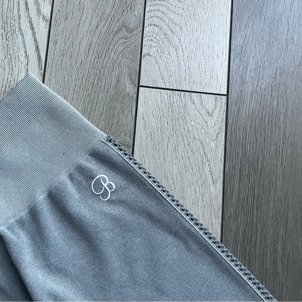 Bombshell Gray High-Waisted Leggings - Picture 2 of 7